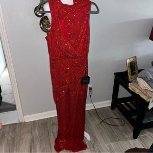 NWT! Mac Duggal Scarlet Sequin Gown